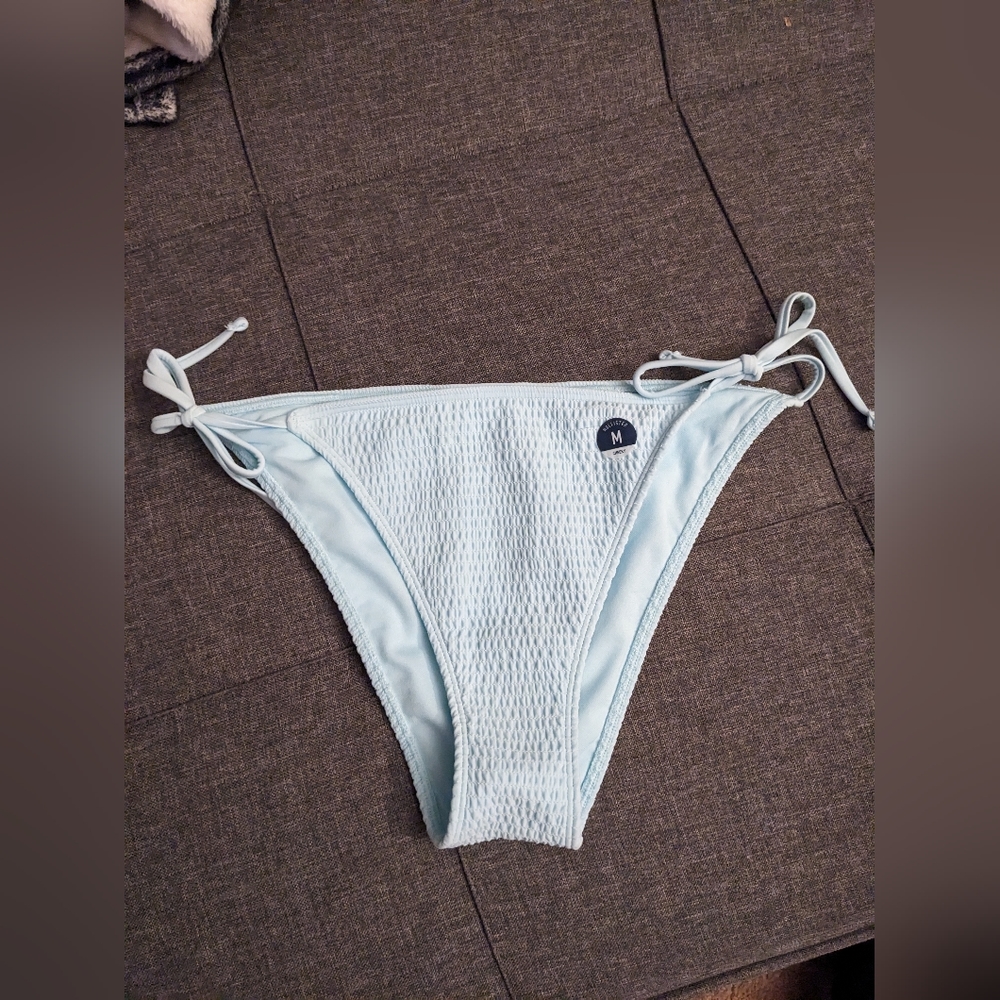 NWT Light Blue Hollister Bikini Bottoms - Picture 1 of 6